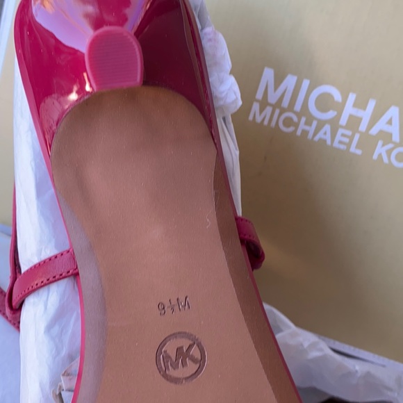 NWT MICHAEL Michael Kors Tasha T Strap Sandals - Picture 11 of 12